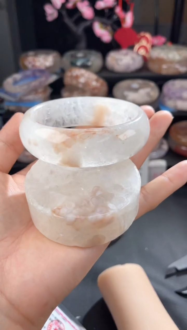 【闪购商品】石英质玉手镯未镶嵌64