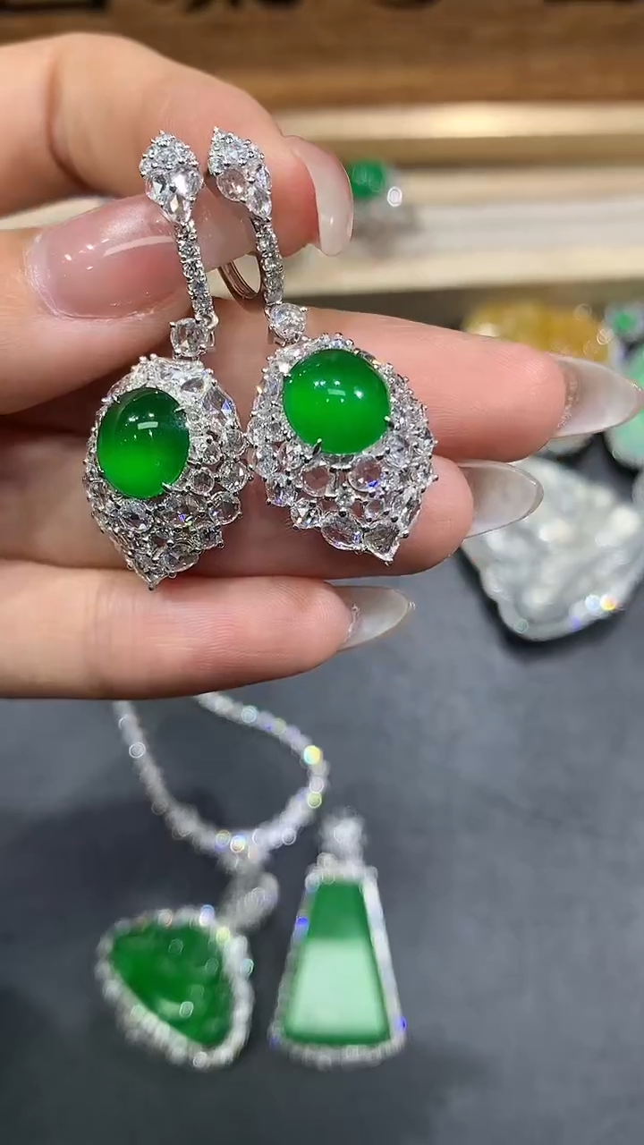 【闪购商品】翡翠耳饰18K金镶嵌41团购