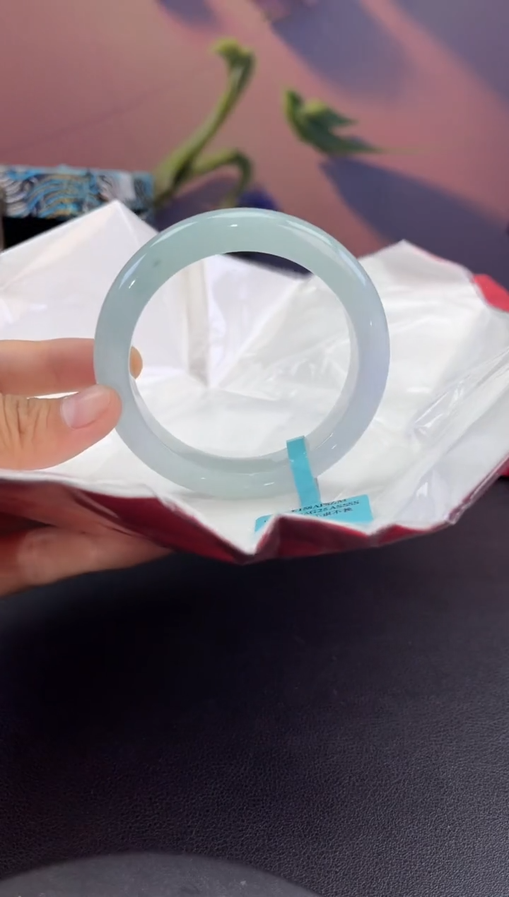 翡翠未镶嵌手镯2翡翠手镯