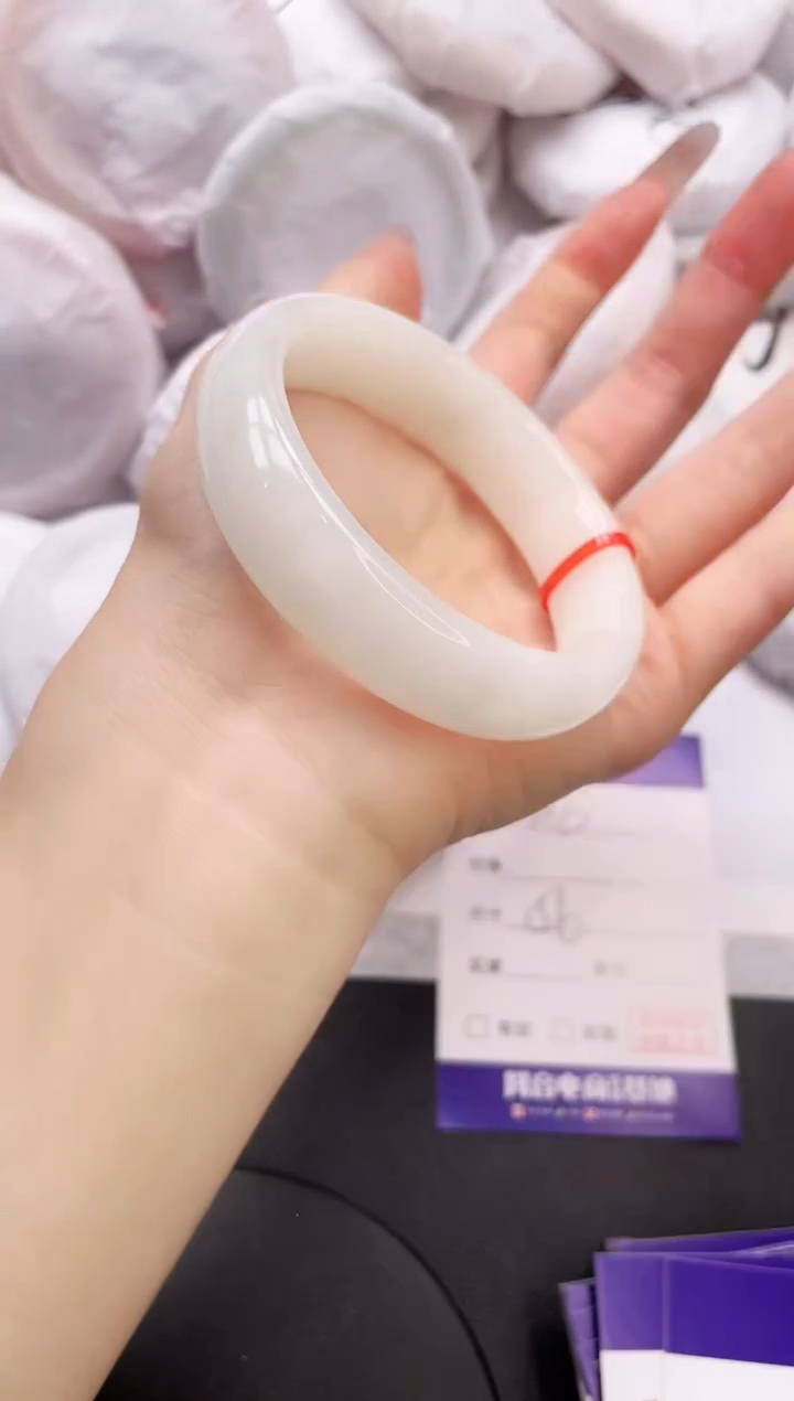 【闪购商品】和田玉手镯未镶嵌6K363-56