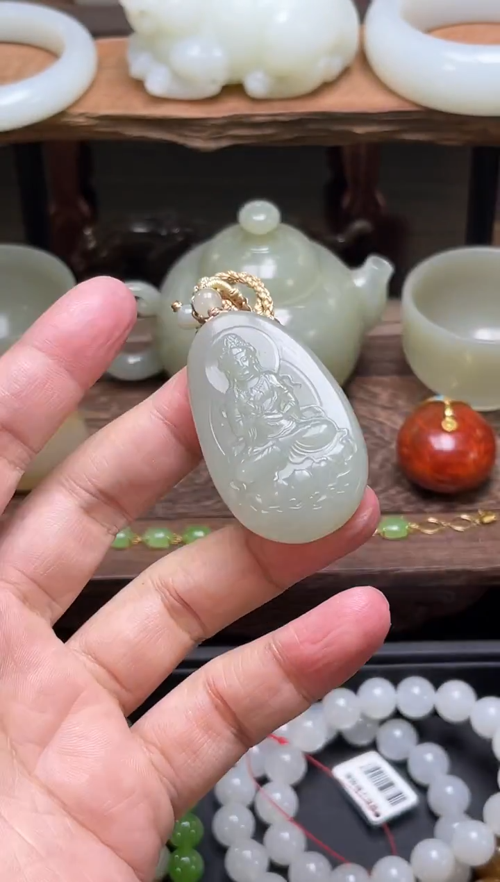 【闪购商品】和田玉吊坠未镶嵌且末青白 观音 