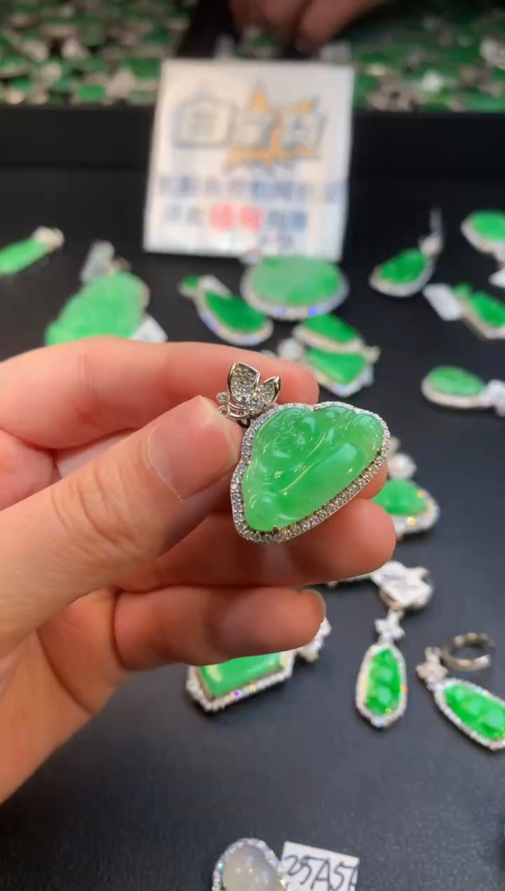 【闪购商品】翡翠颈饰银S925镶嵌翡翠