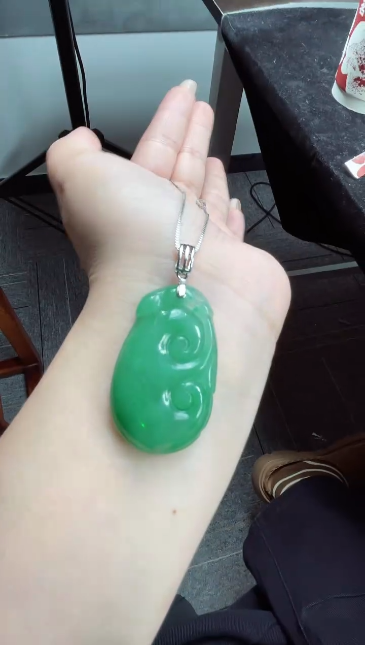 吊坠(赠链)银S925镶嵌石英质玉（非洲翠）如意