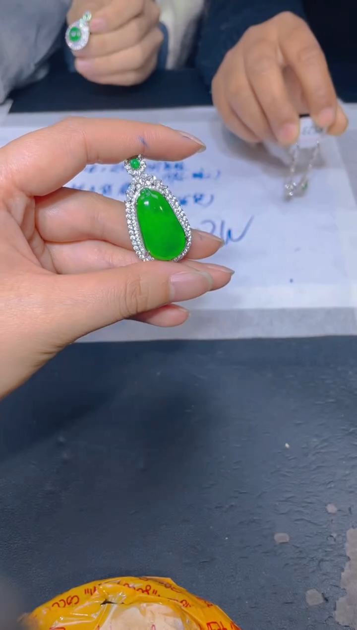 【闪购商品】定制翡翠未镶嵌128定制翡翠多样性发其一