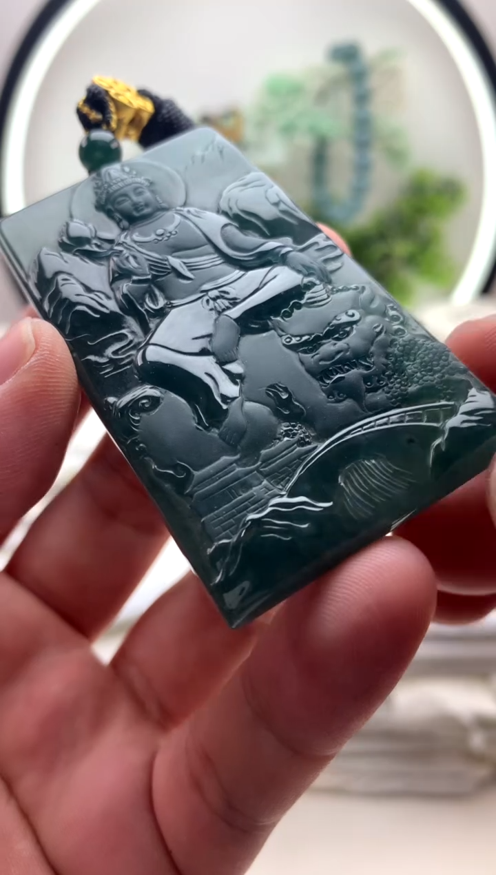 翡翠未镶嵌颈饰文殊