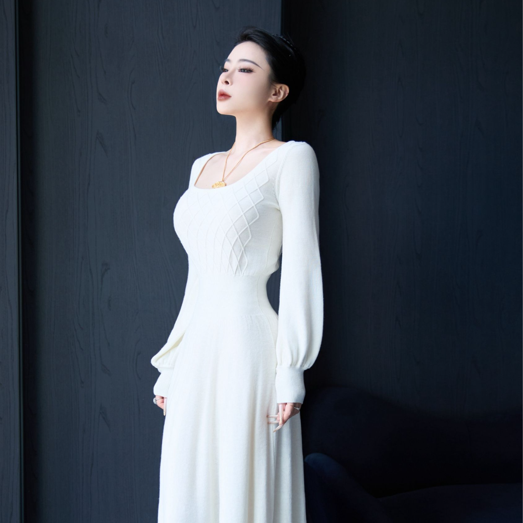 2025早秋新款 U领针织连衣裙女秋 收腰显瘦气质内搭打底裙长款