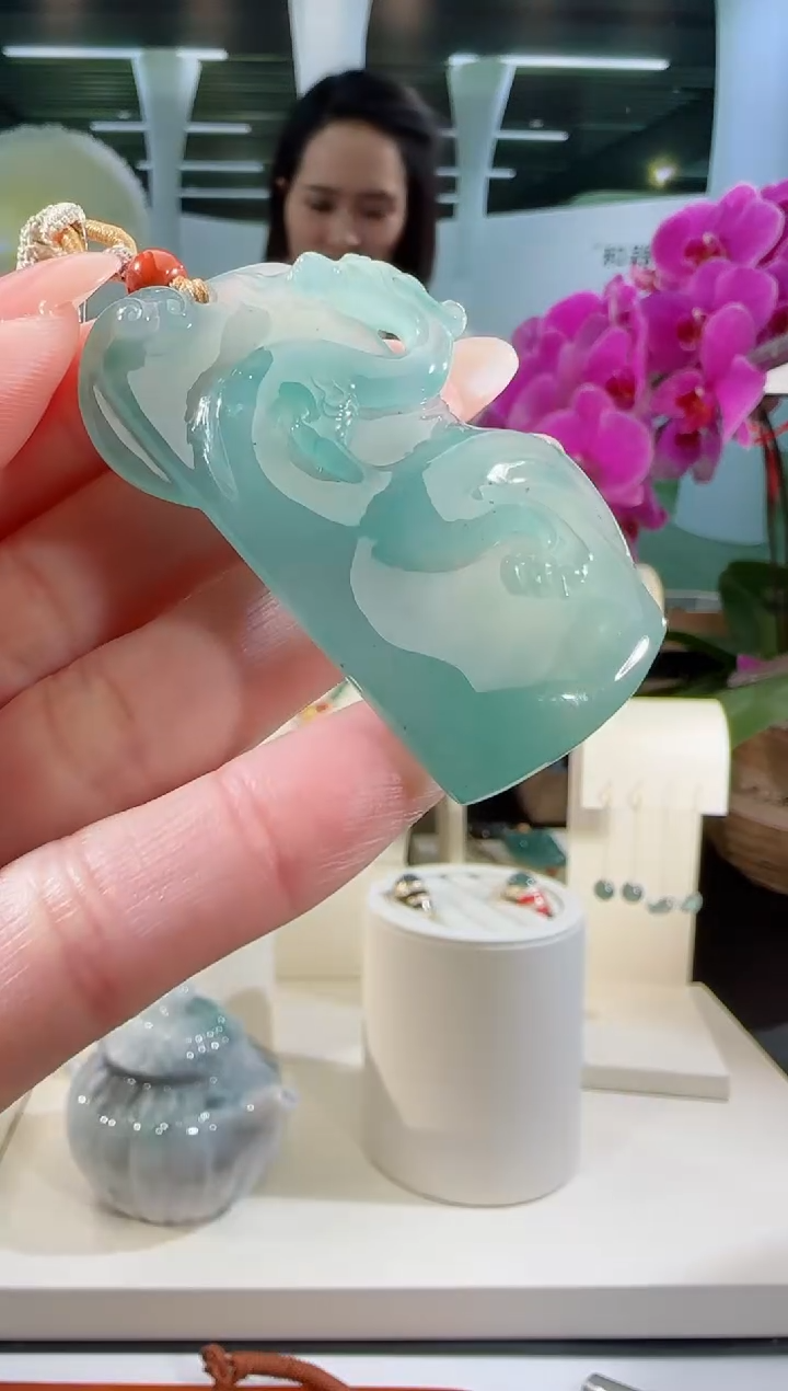 【闪购商品】翡翠吊坠(不含链)未镶嵌龙牌