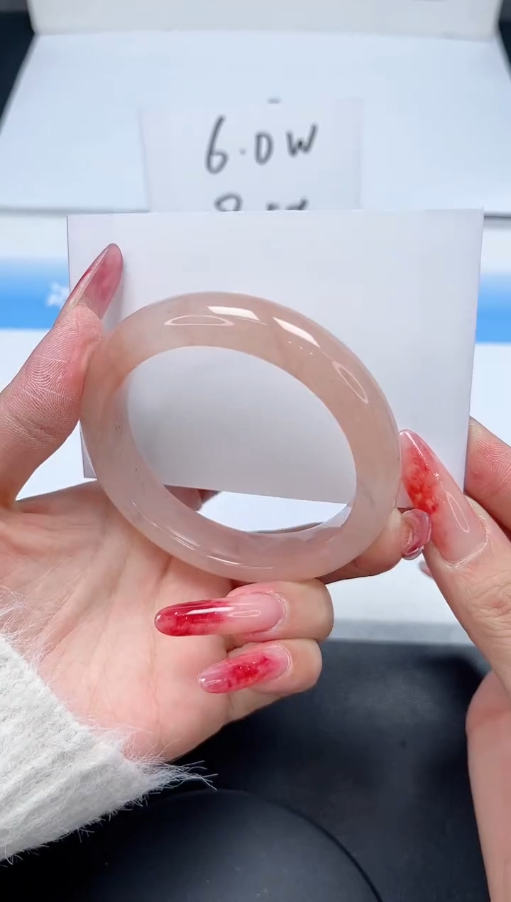 【闪购商品】石英质玉手镯未镶嵌224/56