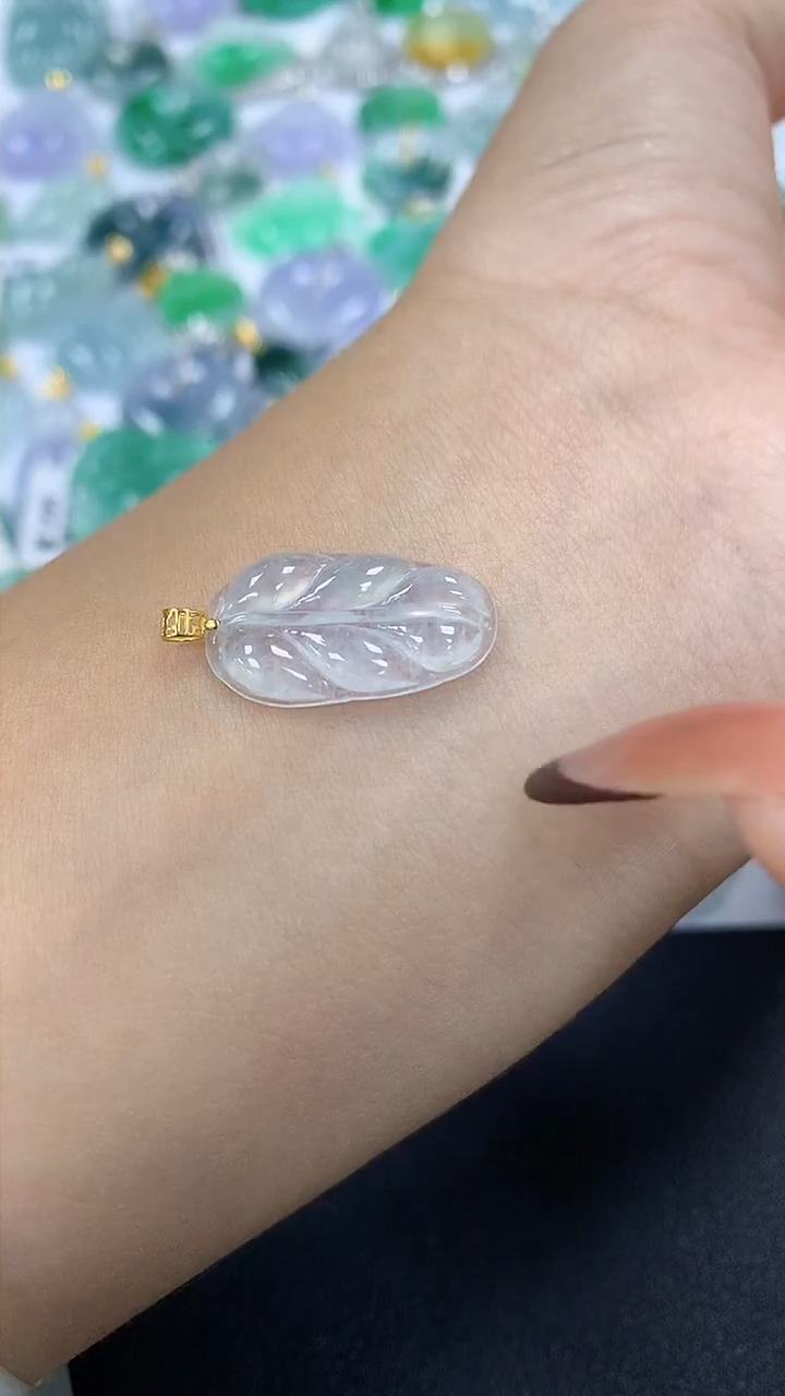 颈饰18K金镶嵌翡翠a货假一赔三支持复检百元上9元证书费自理