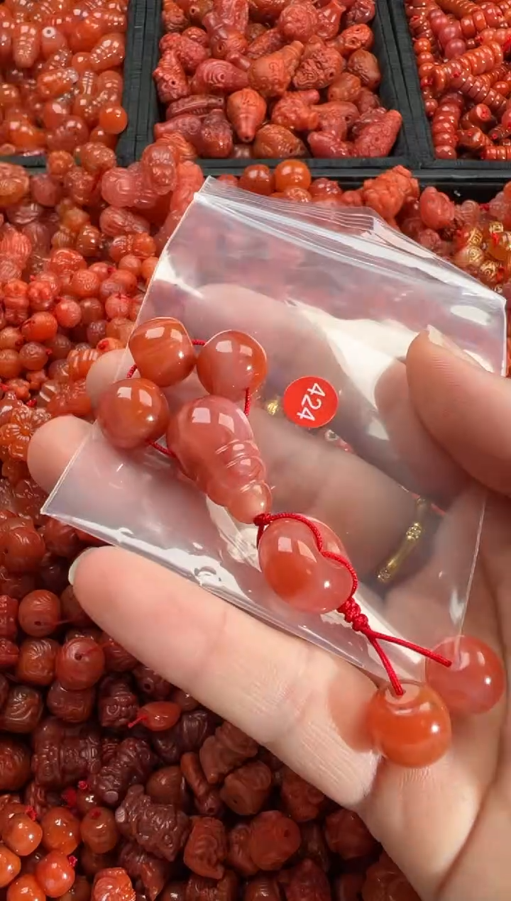 【闪购商品】南红玛瑙颈饰未镶嵌1