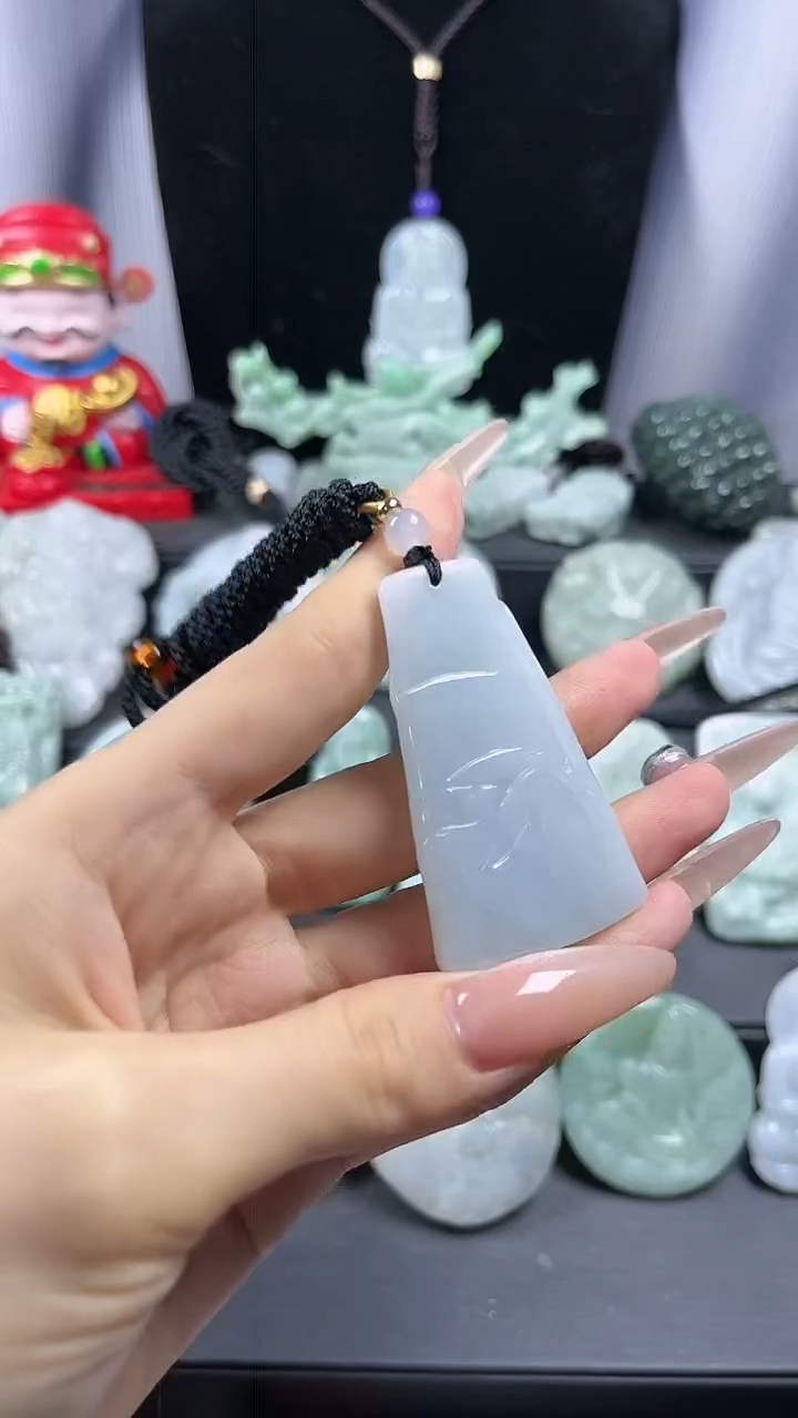 【闪购商品】翡翠颈饰未镶嵌小竹节