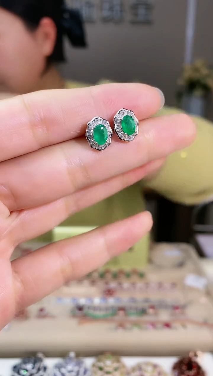 【闪购商品】祖母绿耳饰银S925镶嵌耳饰