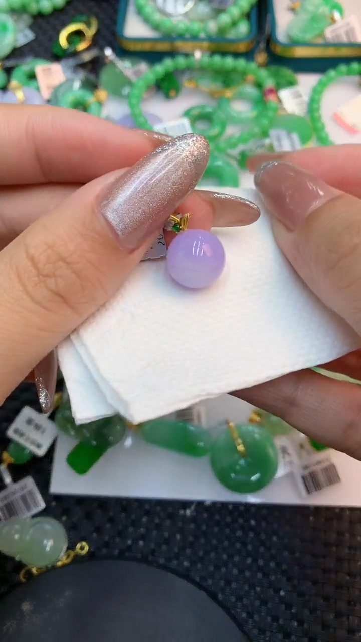 颈饰18K金镶嵌翡翠1