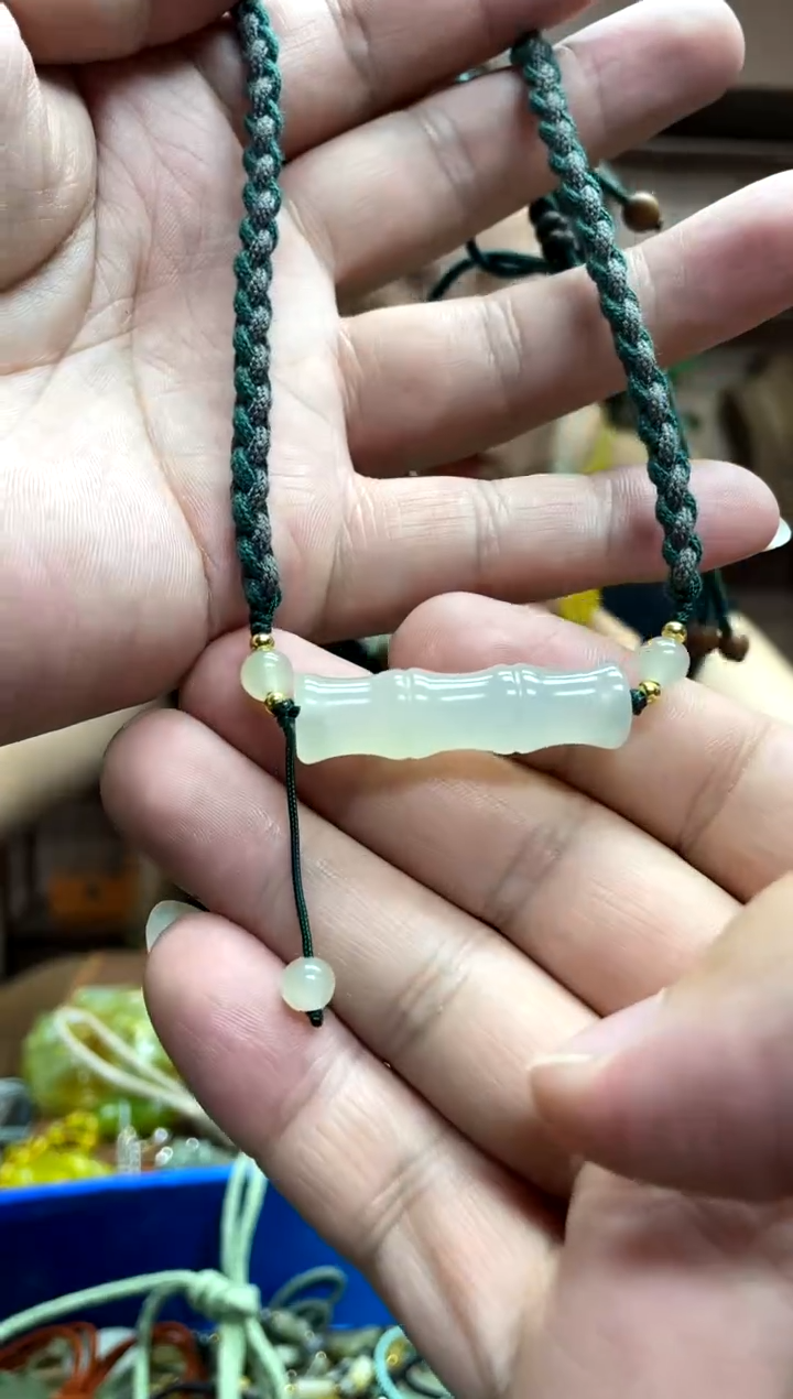 未镶嵌岫玉吊坠·