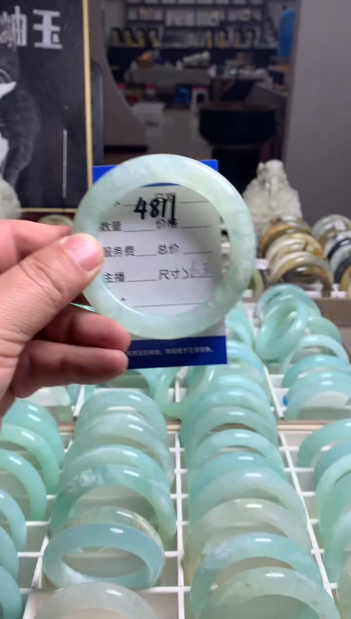 【闪购商品】蛇纹石玉手镯未镶嵌4811