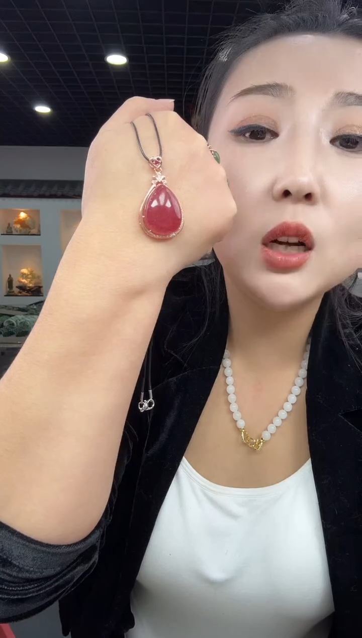 颈饰银S925镶嵌水晶草莓晶【皮绳】