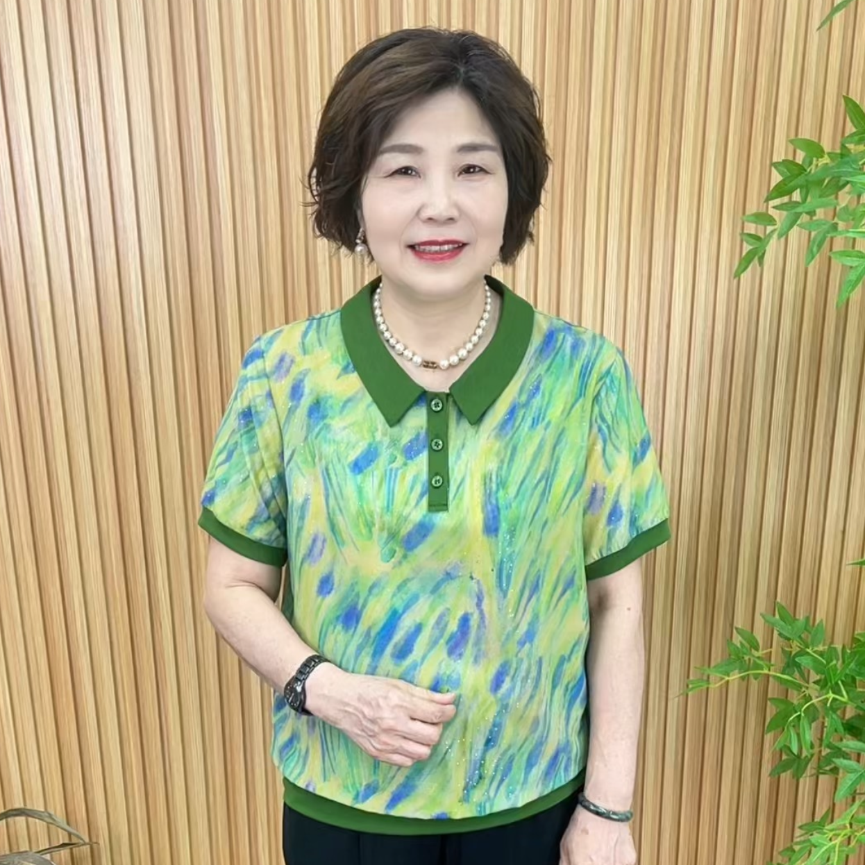 宽松型娃娃领纽扣中老年女装夏装时尚洋气显瘦小衫V1655