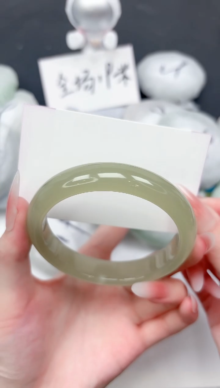 未镶嵌手镯石英质玉72-62.4