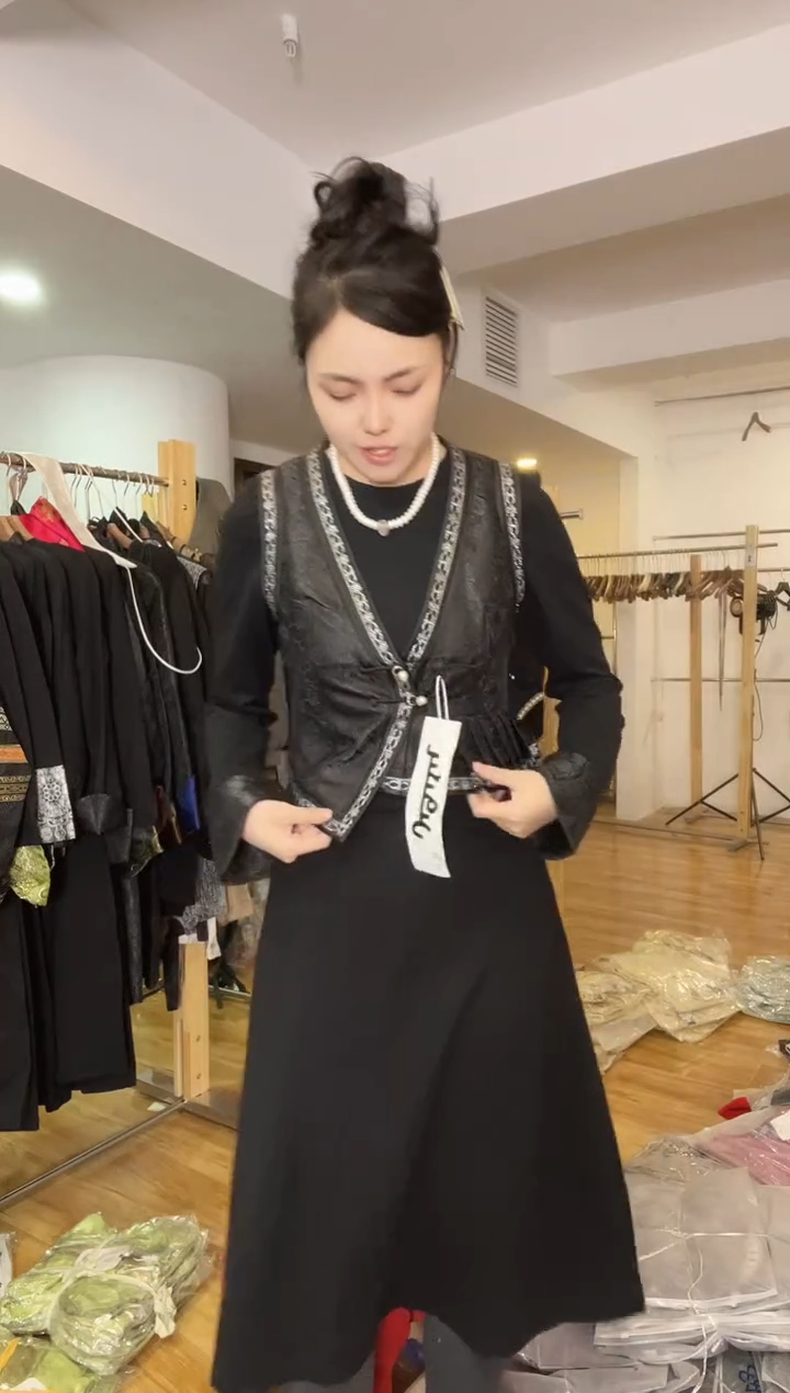 马甲  XL码      115-125斤