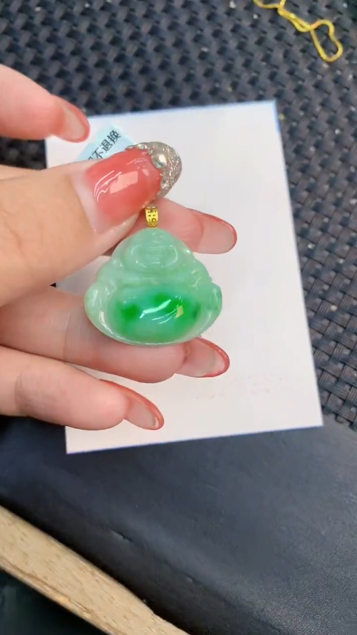 颈饰18K金镶嵌翡翠1