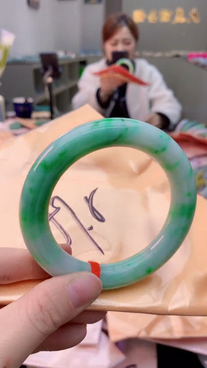 【闪购商品】翡翠手镯未镶嵌0649349890