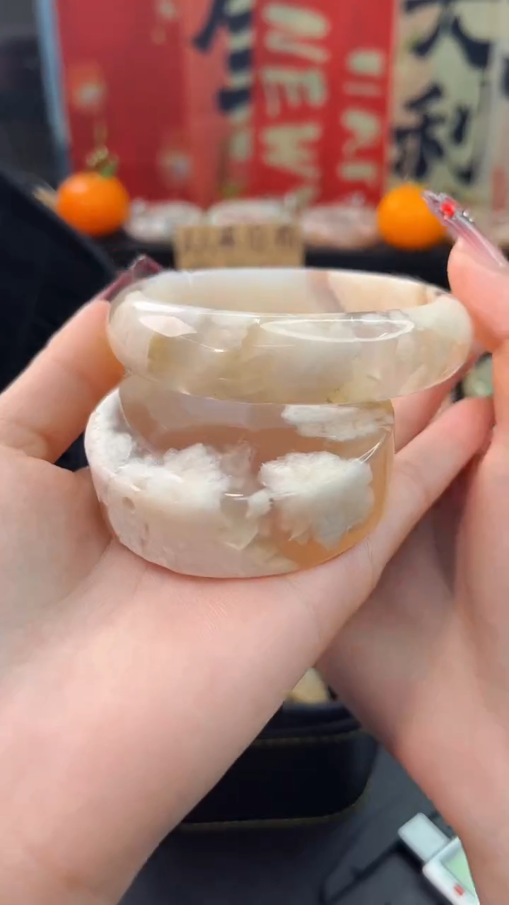 【闪购商品】石英质玉手镯未镶嵌赠送镯心（64圈口）