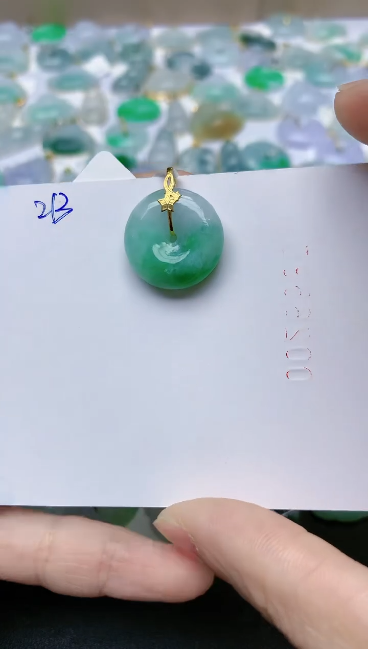 【闪购商品】翡翠颈饰18K金镶嵌天然翡翠A货    