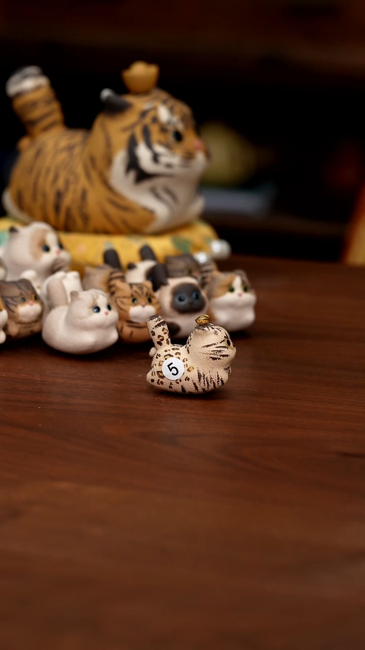 紫砂摆件迷你公雪豹