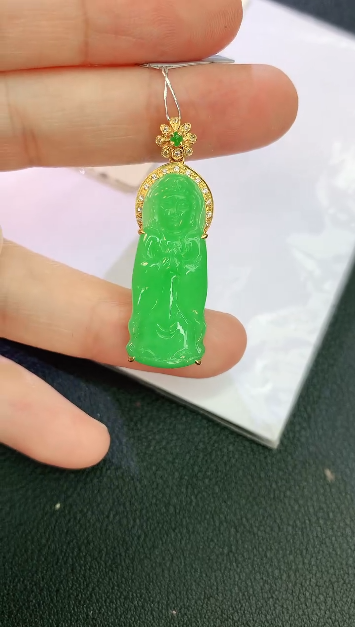 翡翠18K金镶嵌颈饰 赠礼盒证书 麦麦