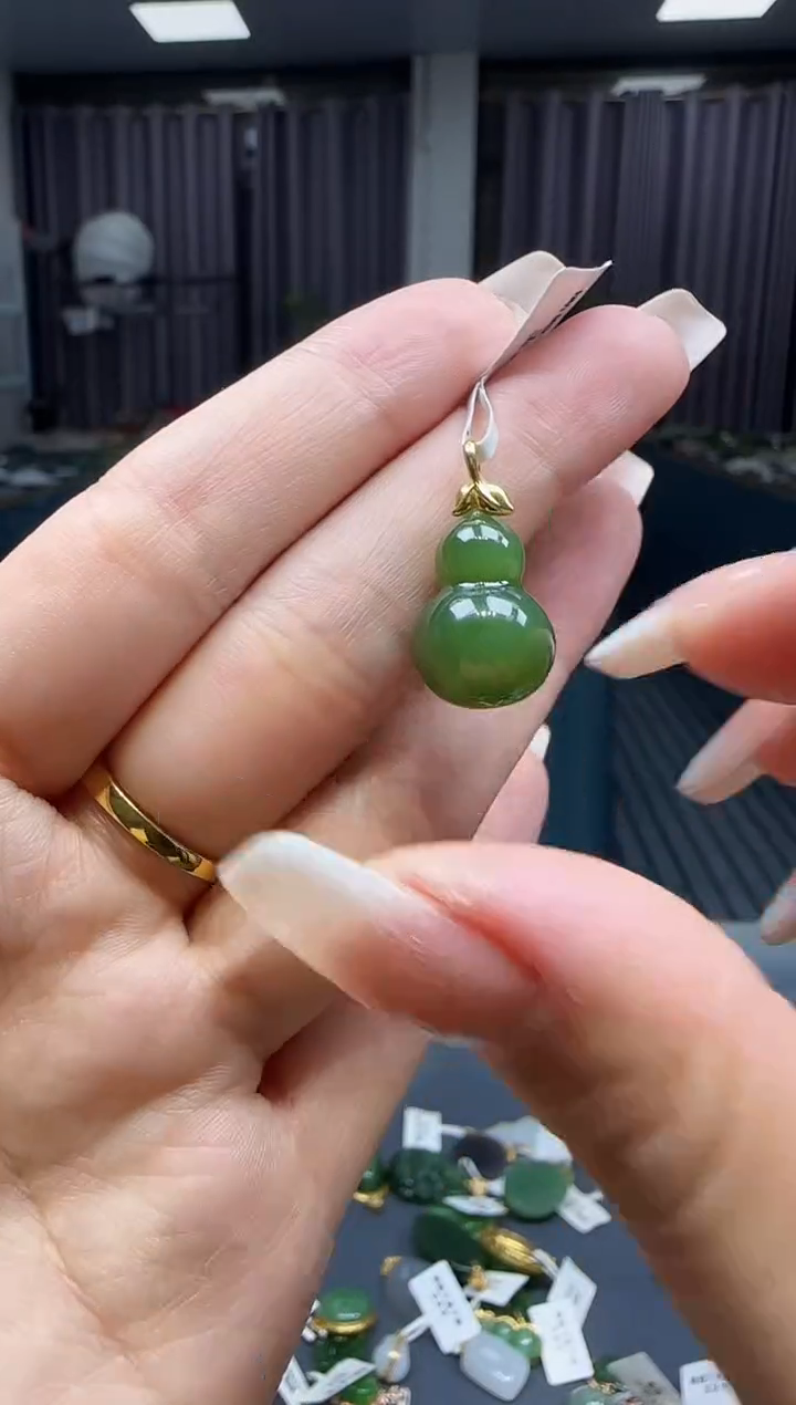 和田玉18K金镶嵌挂件1