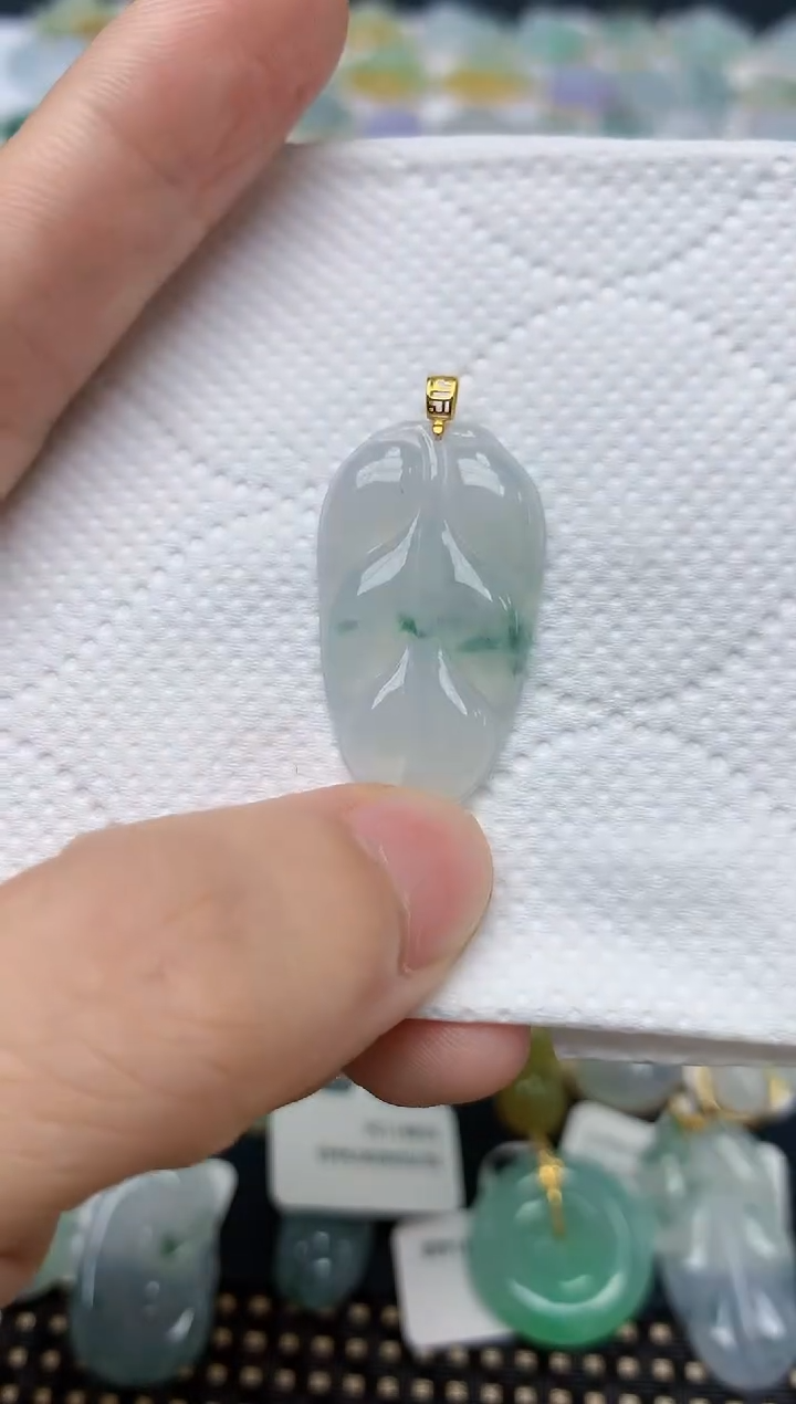 翡翠18K金镶嵌颈饰天然缅甸A货翡翠