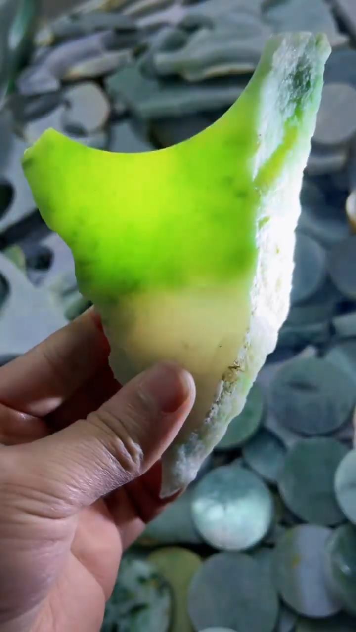 【闪购商品】翡翠挂件未镶嵌A货康壹975