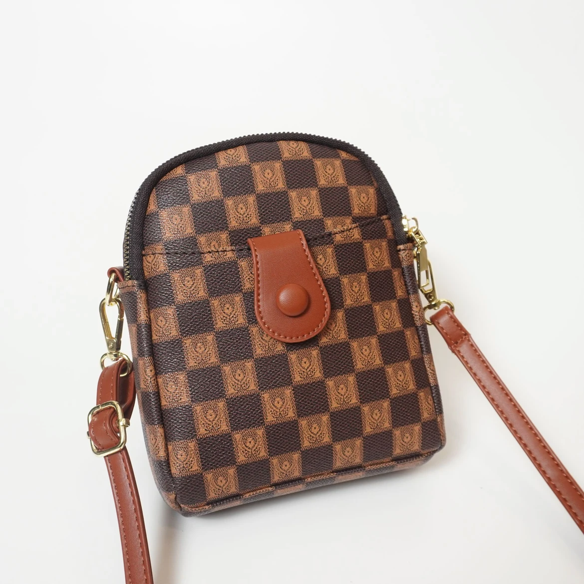 福 101 棋盘格棕色 手机包【长14高18厚6cm】