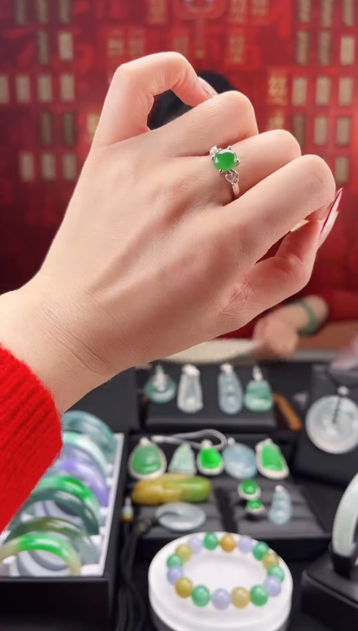 【闪购商品】翡翠戒指18K金镶嵌戒指