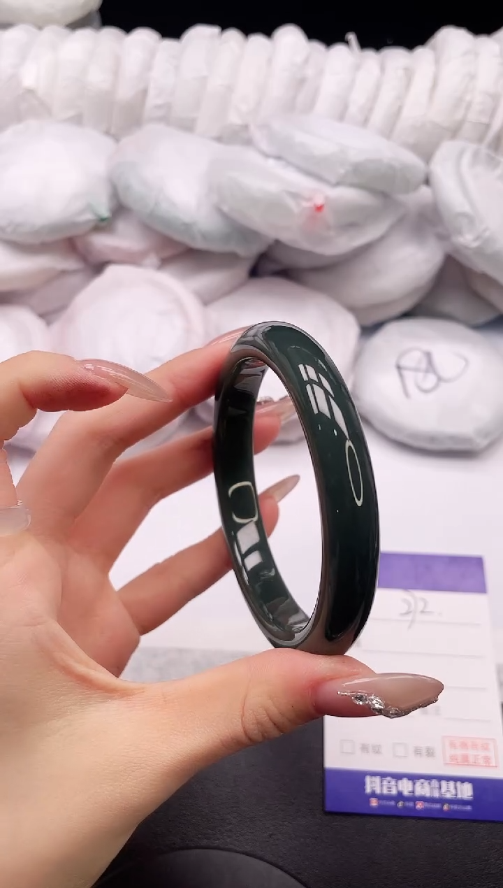 【闪购商品】和田玉手镯未镶嵌8K272-61