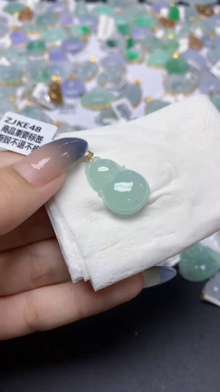 翡翠18K金镶嵌颈饰天然a货翡翠