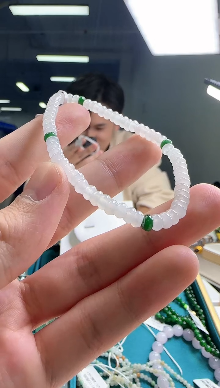 【闪购商品】翡翠手串未镶嵌翡翠手串70