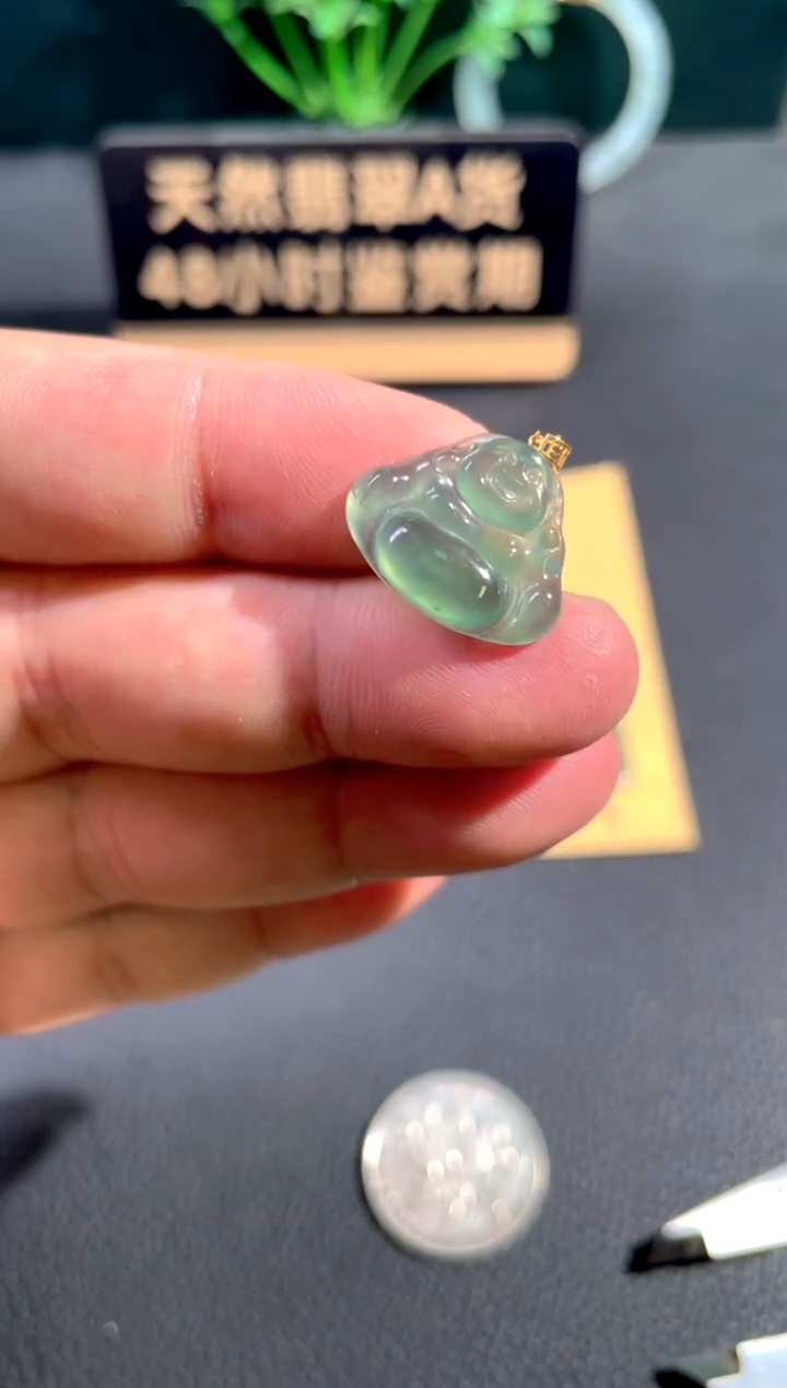 颈饰18K金镶嵌翡翠翡翠