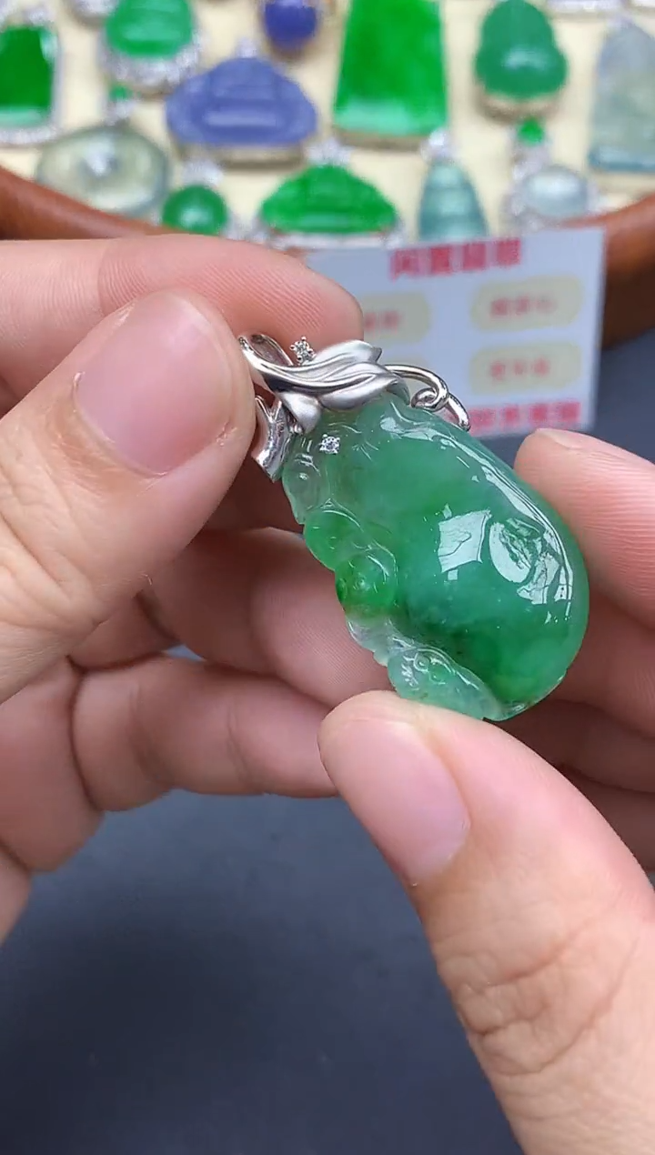 颈饰18K金镶嵌翡翠163-中国好珍宝