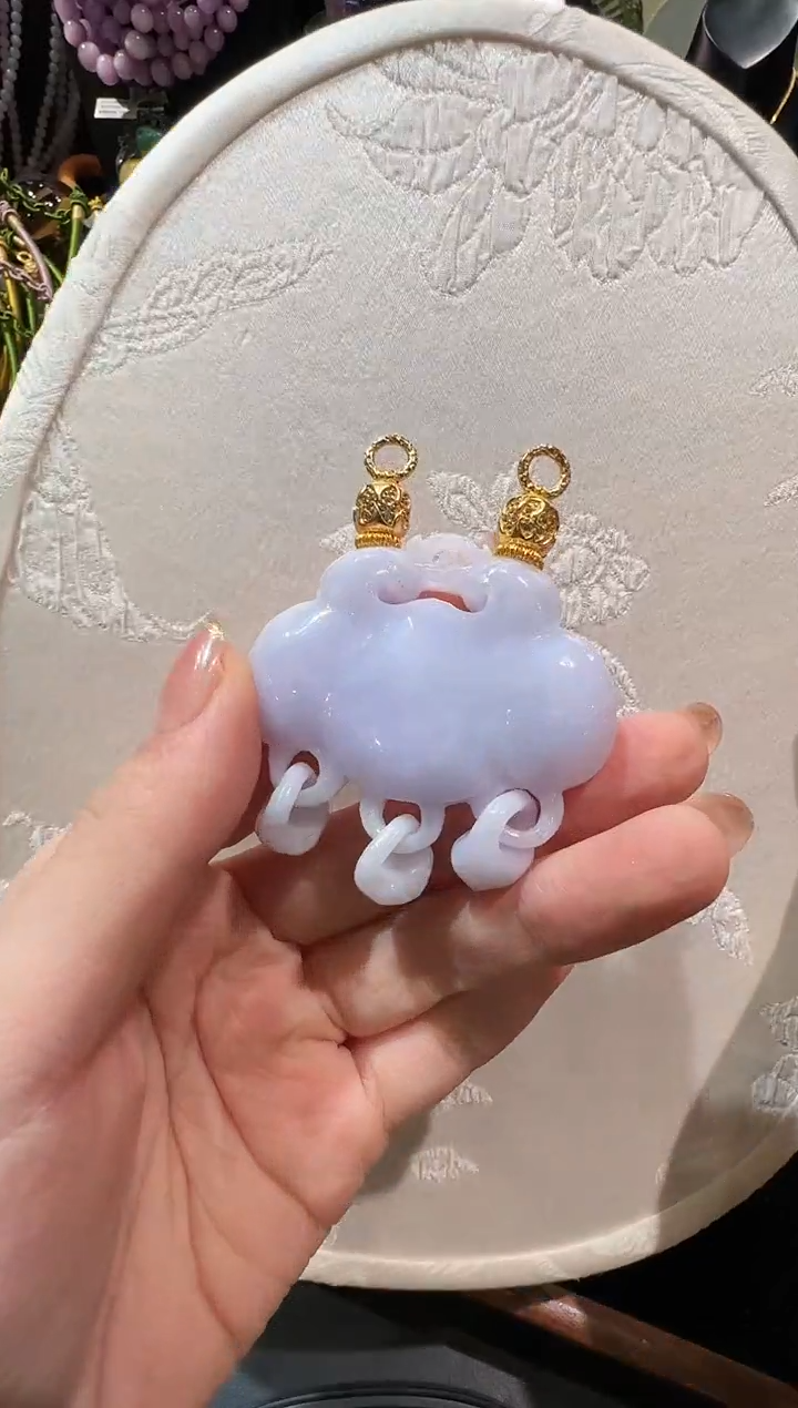 翡翠未镶嵌颈饰国风