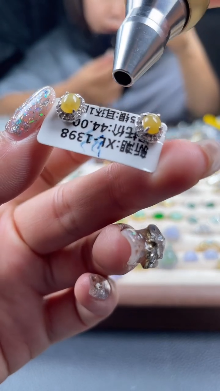 翡翠未镶嵌耳饰缅甸天然A货翡翠