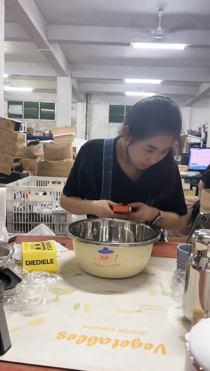 食品级塑料秒杀清仓微瑕产品，可能当过样品拍照