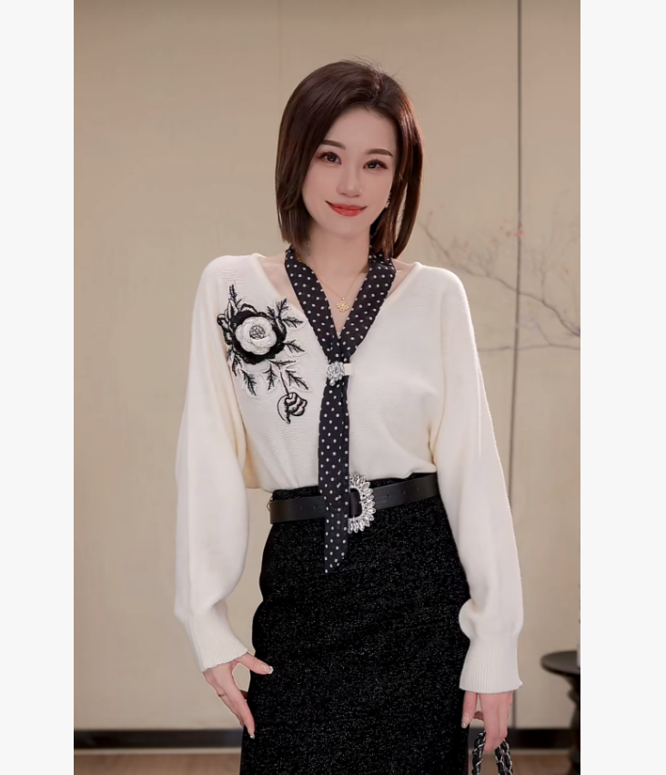 【明星私服】Molly 时尚气质显瘦轻奢重工洋气 上衣 M2025979