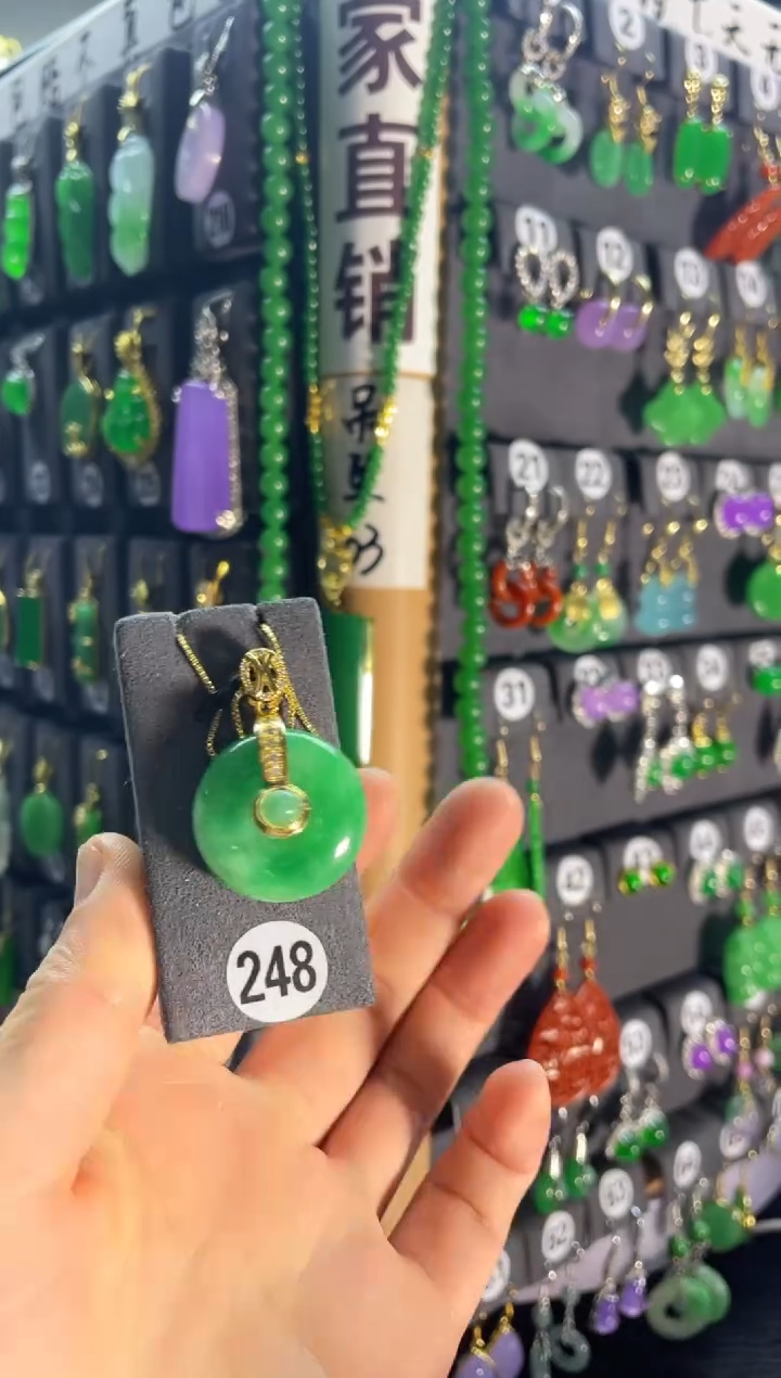 【闪购商品】翡翠颈饰银S925镶嵌248.....