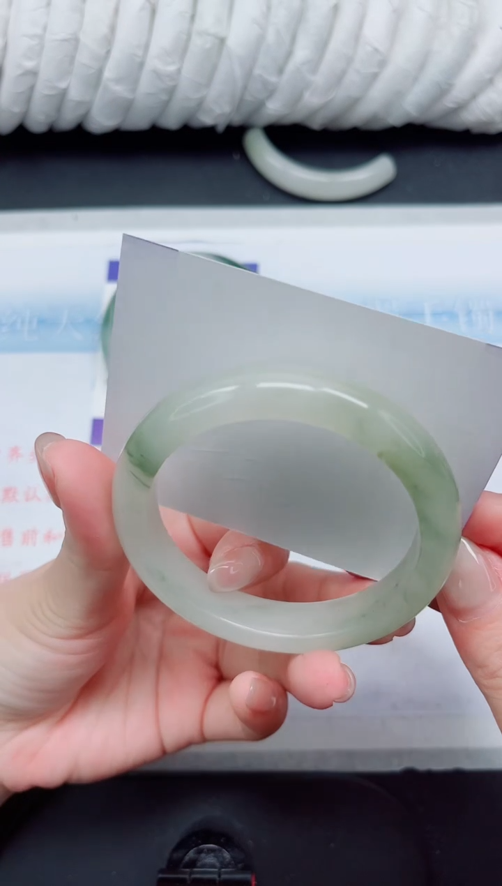 【闪购商品】石英质玉手镯未镶嵌307-56