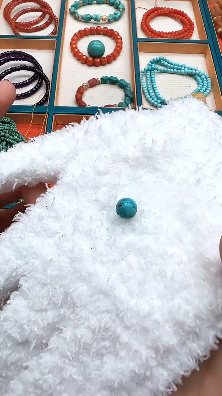 裸石琥珀未镶嵌8+绿松高瓷圆珠单颗