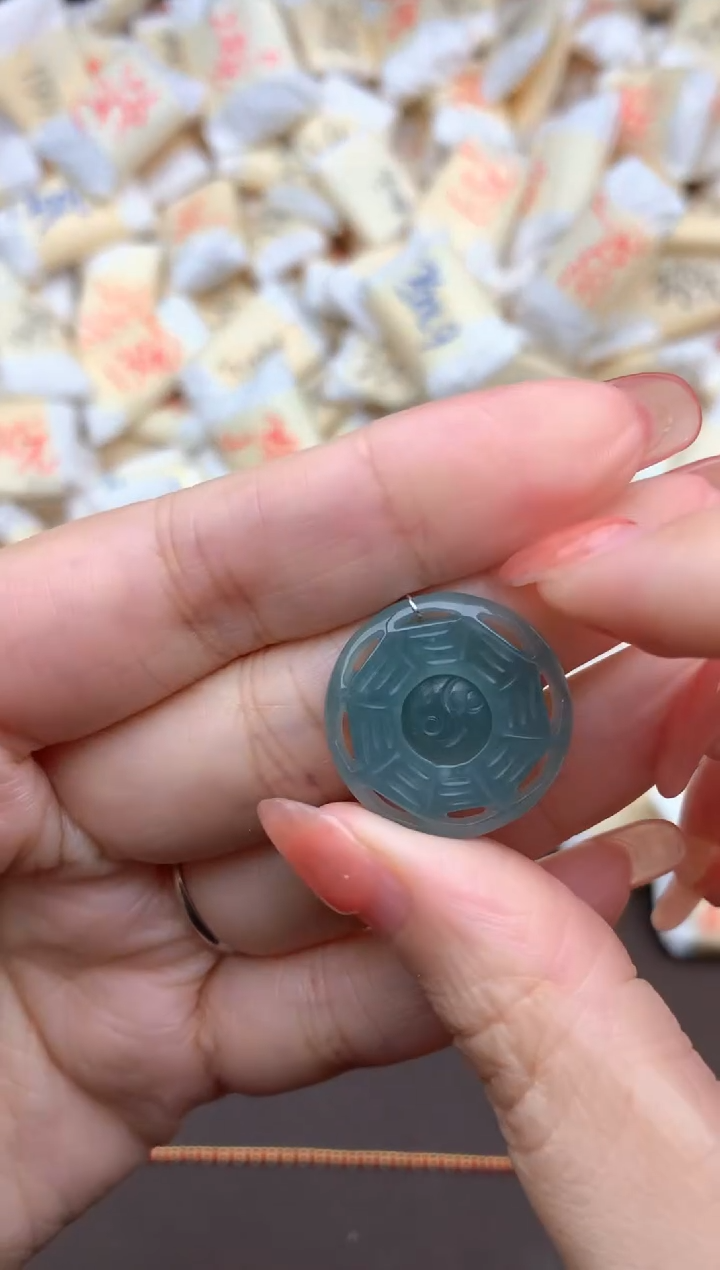 【闪购商品】翡翠挂件未镶嵌一