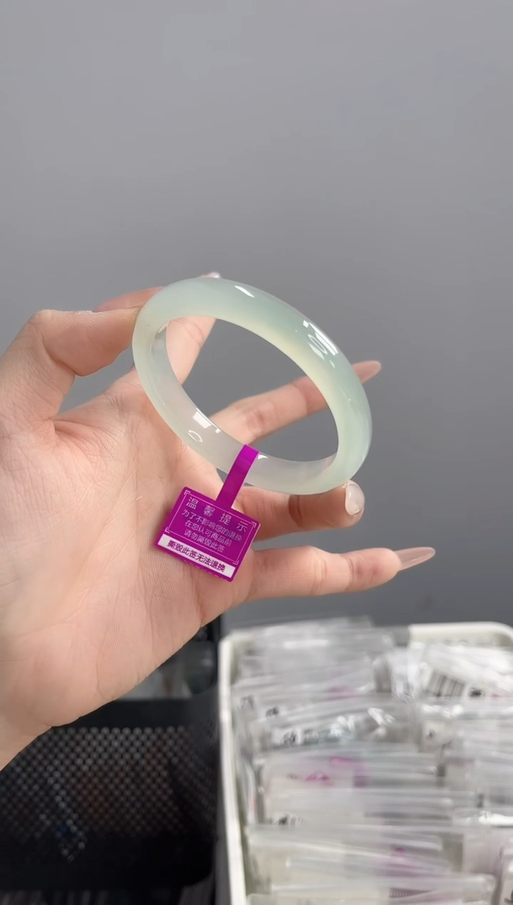 【闪购商品】玛瑙/玉髓手镯未镶嵌54-55圈