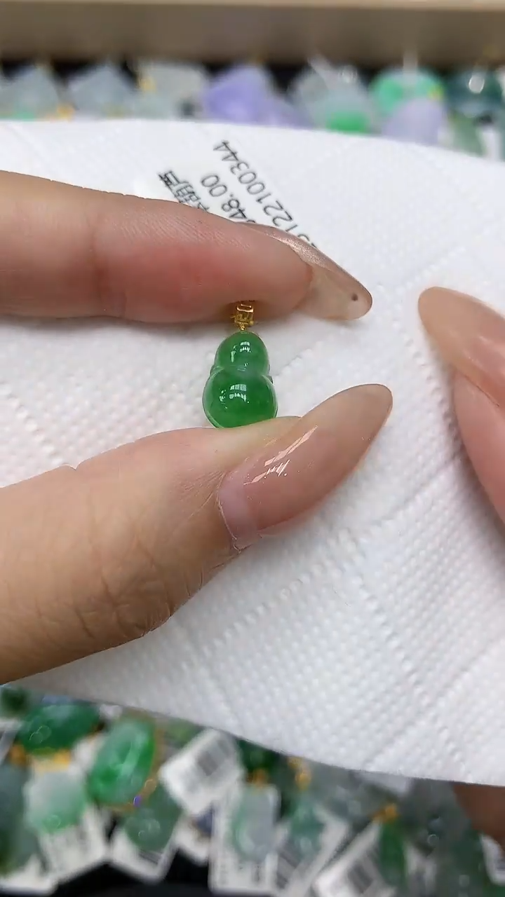 颈饰18K金镶嵌翡翠111111111