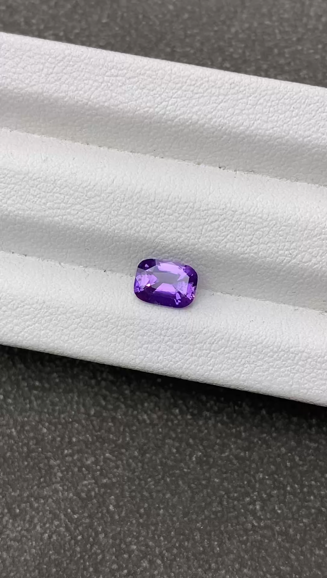 【闪购商品】蓝宝石裸石未镶嵌1.02克拉  无烧紫罗兰蓝宝石
